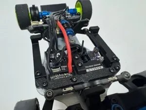 RC28R 3-in-1 Servo Brace Upper Deck