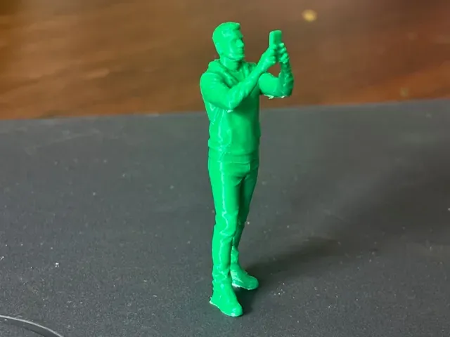 1/35 diorama miniature - man taking a photo