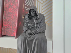 Skeletal Reaper – Gothic Decor Figure - Bookshelf
