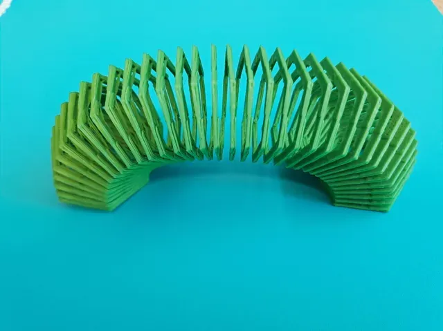 Hexagonal Spring Coil Fidget — Фото 3 из 4