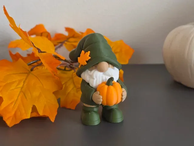 Cute Garden Gnome with Pumpkin | Autumn Decor — Фото 2 из 4