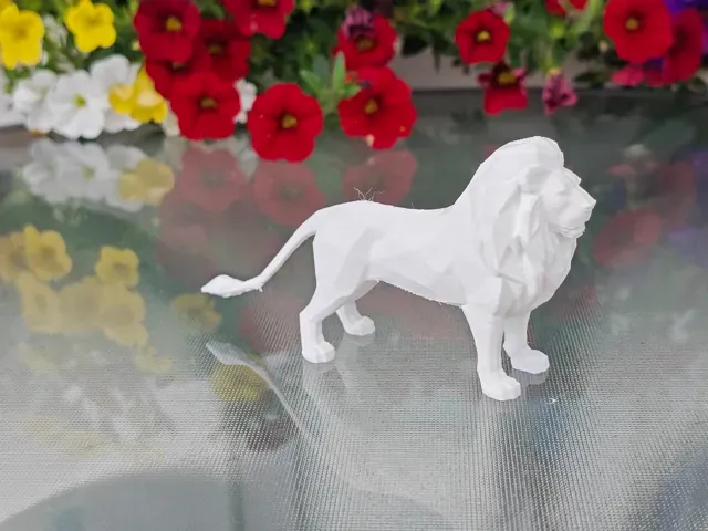 Geometric Low Poly Lion Figurine — Фото 9 из 10
