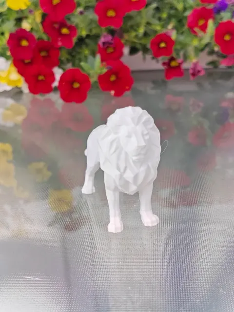 Geometric Low Poly Lion Figurine — Фото 5 из 10