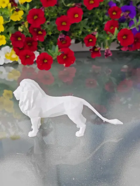 Geometric Low Poly Lion Figurine — Фото 7 из 10