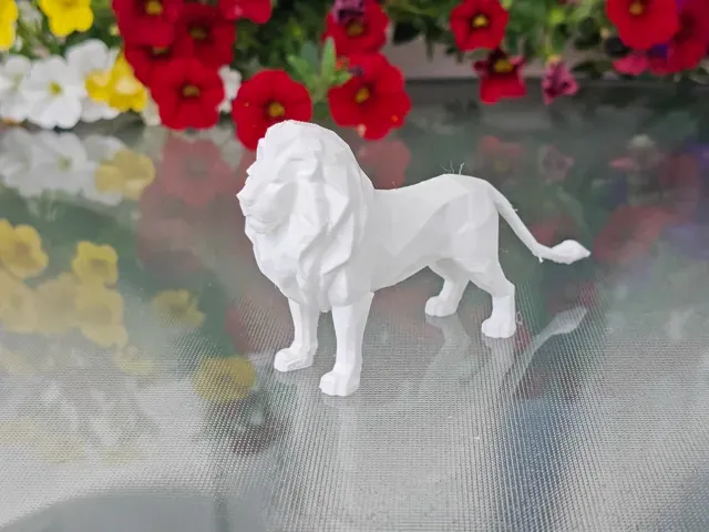 Geometric Low Poly Lion Figurine — Фото 8 из 10