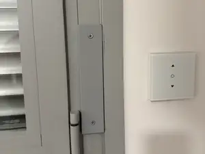 Tapa para la correa de la persiana