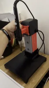 Presse à insert compacte