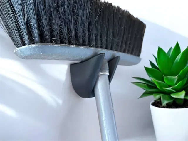 Durable & Practical Broom Holder (hook) — Фото 3 из 8