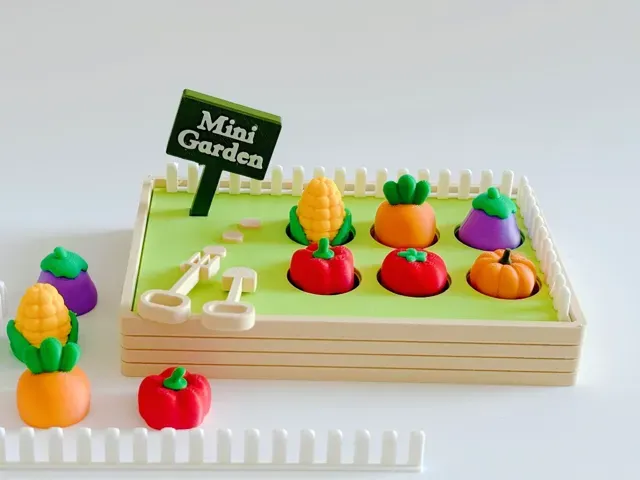 Mini Veggie Gargen & 6 Veggie Clickers — Image 5 of 7