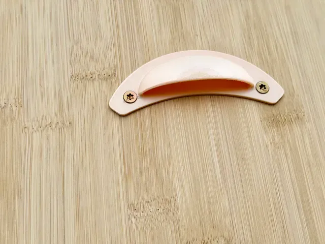 Classic Cup Drawer Pull – Screw-Mount Bin Handle — Фото 5 из 5