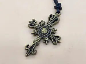 Ornamentales Kreuz / Necklace Cross Pendant