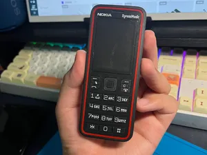 诺基亚 Nokia 5630XM 玩具模型 - Mingtendogs