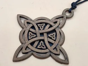 Keltischer Knoten Anhänger – dekorativer Schmuck