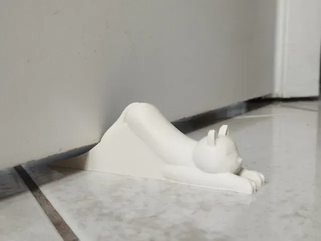 Stretching Cat Door Stopper — Фото 3 из 10