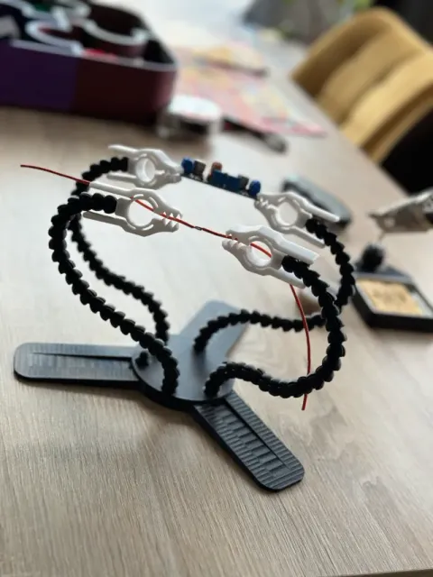 Soldering Tool Holder Flexible Arms helping hands — Фото 5 из 5