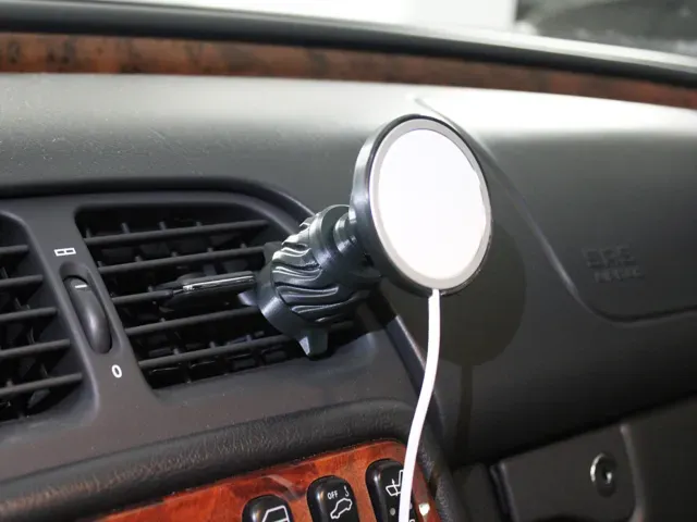 Universal Car Vent Phone Mount – Modular System — Image 3 of 13
