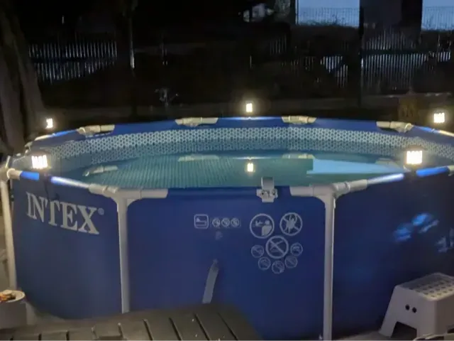 Support lampe solaire piscine tubulaire Intex