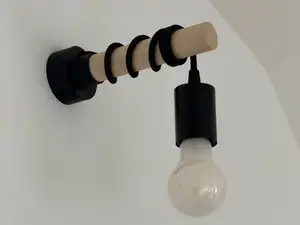 applique lampada con cavo avvolto
