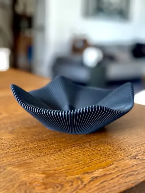 Sculptural Pleated Bowl — Фото 3 из 5