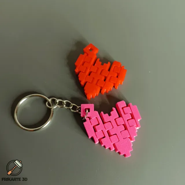 Articulated Pixel Heart Keychain — Фото 2 из 2