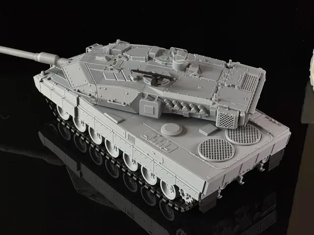 Leopard 2 A7 Main Battle Tank Movable Cannon 1/35 — Image 5 of 13