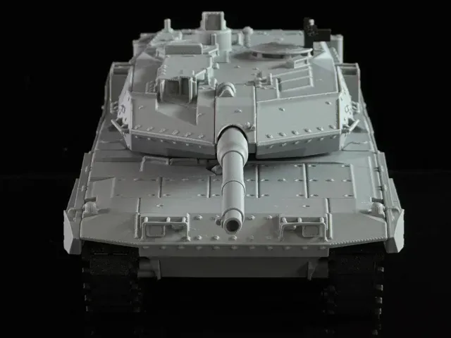Leopard 2 A7 Main Battle Tank Movable Cannon 1/35 — Image 12 of 13