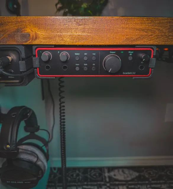 Focusrite Scarlett 2i2 Under Desk Mount 4th Gen — Фото 3 из 5