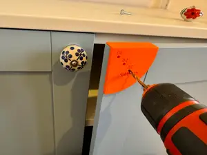 Drill guide for cabinet door handle
