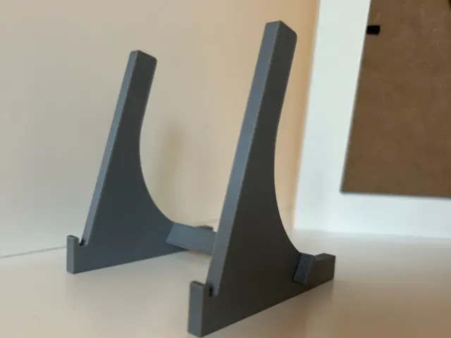 Simple, robust stand for Hueforge pictures