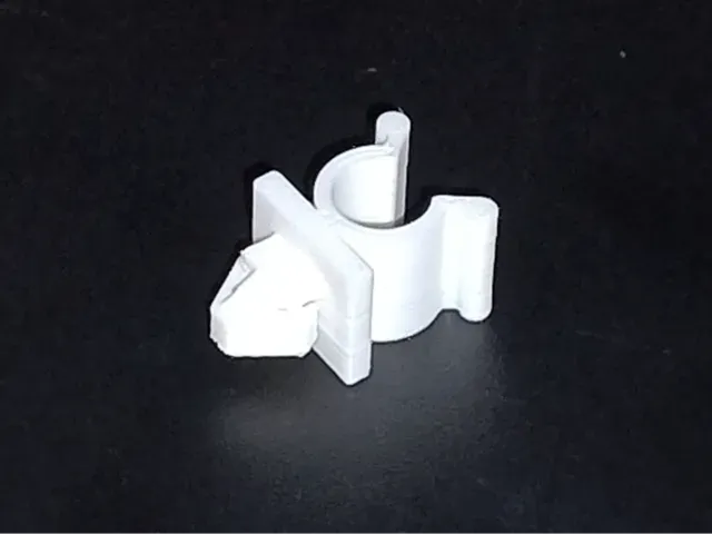 Nissan Hood / Bonnet Support Clip