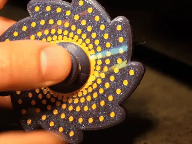 Fidget Spinner Illusion (animated) — Фото 2 из 8