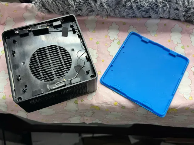 Minisforum Replacement Lid XTX / UM880 / UM890 Pro — Image 6 of 13