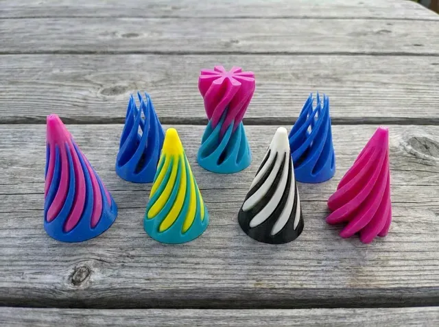 Twisty Fidget Cone - Impossible Passthrough — Фото 2 из 3