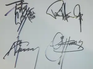Kiss Autographs
