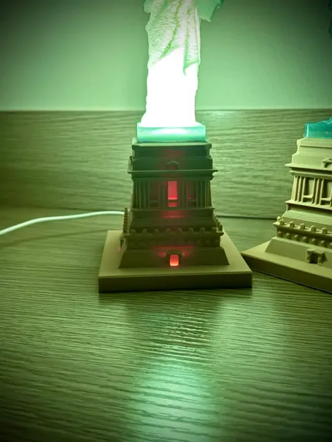 Statue of Liberty Translucent LED Lamp ! — Фото 2 из 12