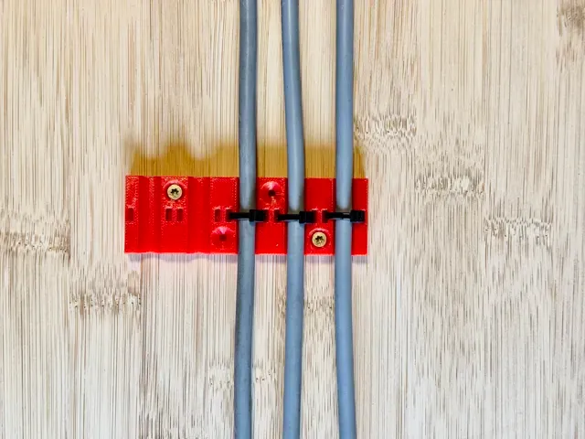 Wall mount cable holder with zip tie slots — Фото 4 из 7
