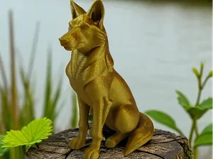 Lupus Lux – The Golden Wolf Guardian