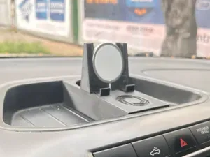 Soporte móvil tablero VW Amarok cargador wireless