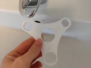 Faucet wrench - aerator tool