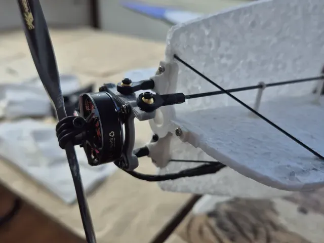 Thrust Vector for indoor models