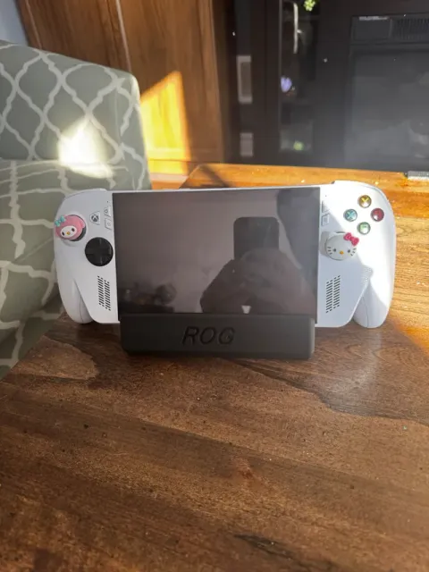 ROG XBOX ALLY stand - Vented airflow — Image 6 of 7