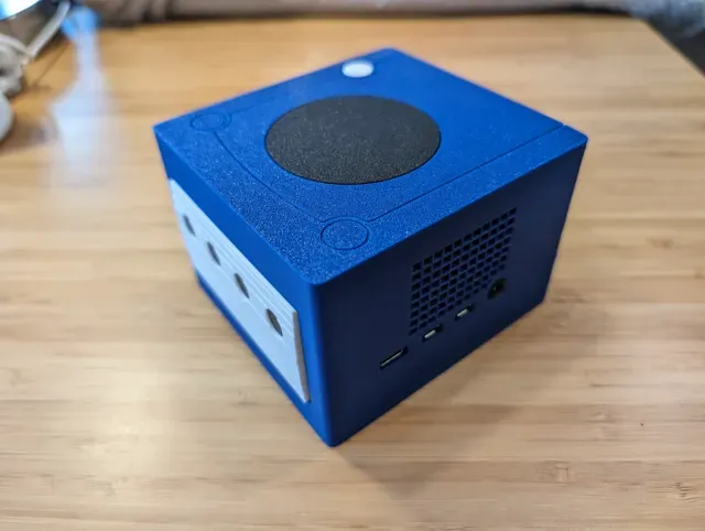 Raspberry Pi 4 Nintendo GameCube Inspired Case — Фото 2 из 8