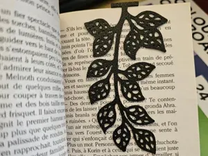 Bookmark Voronoi leaves
