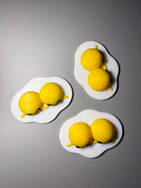 Hand-Holding Happy Eggs | Easter Desk Toy — Фото 4 из 4
