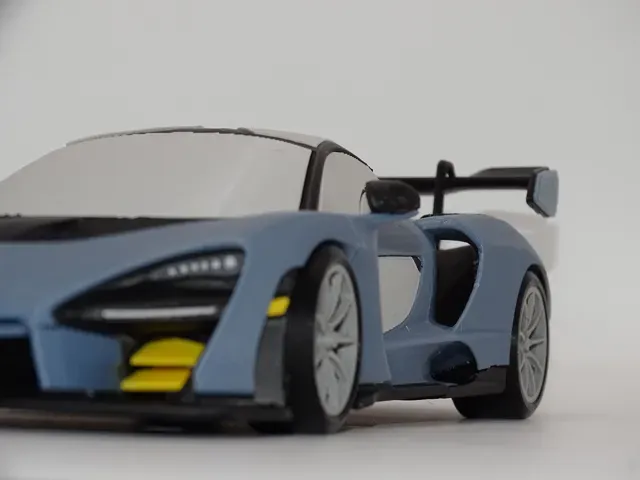 McLaren Senna w/ Steering Wheel 1:19 Scale — Фото 9 из 13