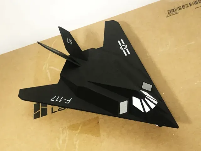 F117夜鹰隐身攻击机 — Image 7 of 17
