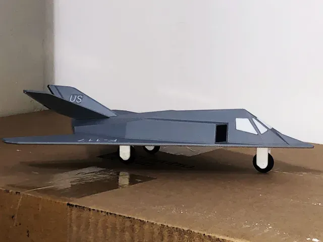 F117夜鹰隐身攻击机 — Image 15 of 17