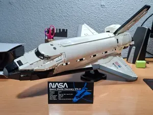 Support NASA Space Shuttle Discovery 10283