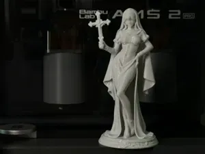手拿十字架的修女