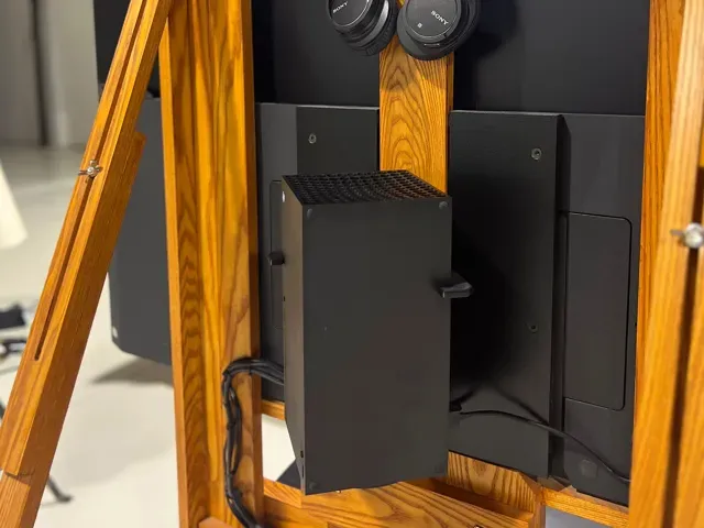 Xbox Series X Wall Mount — Image 4 of 4